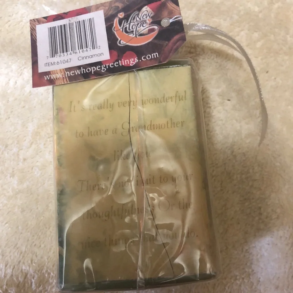 New Hope Greetings Grandmother Cinnamon Candle 3.5”x2.5”